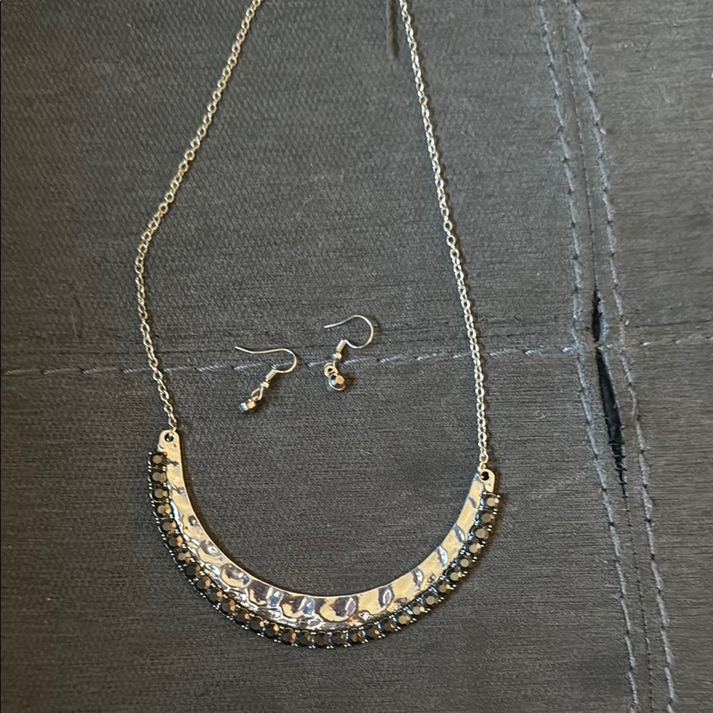 Elegant Gold and Silver Necklace Set